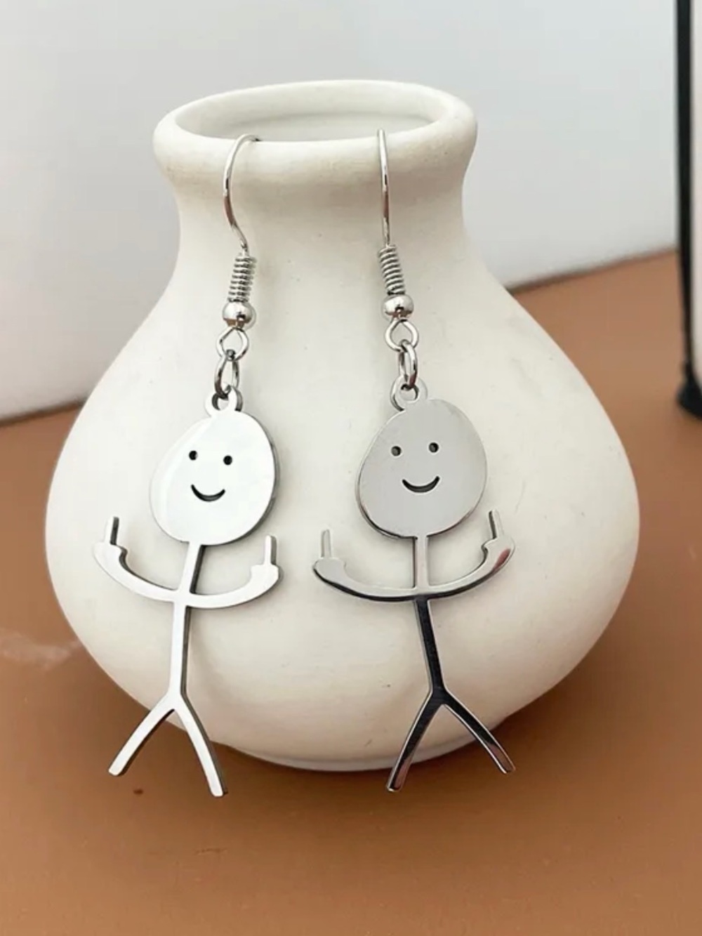 Funny Earrings Lightweight Dangle Earrings Middle Finger Jewelry - Picture 2 of 2